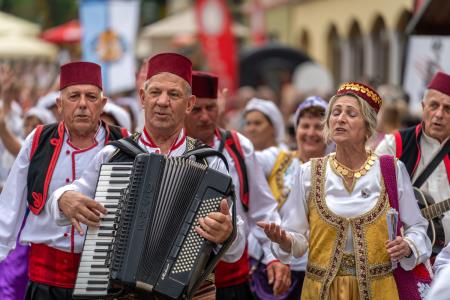 Povorka ob dnevih narodnih noš in oblačilne dedščine (40)